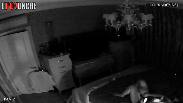 A young beauty treated herself to a morning orgasm by watching porn on her phone
