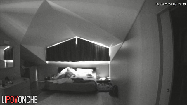 Real naked pleasure in a country house, hidden camera