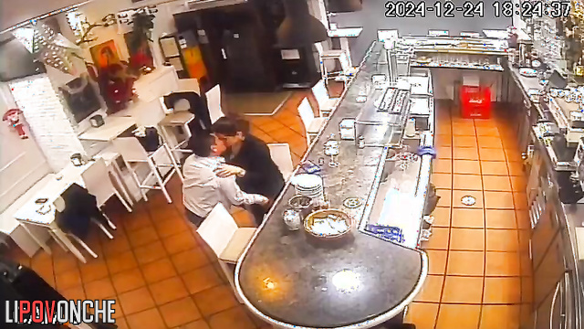Waitress making her boss blowjob in a closed restaurant