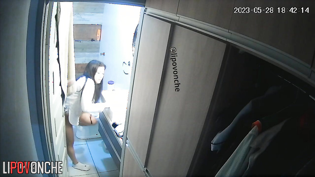 The usual routine of spouses (before work) spy cam