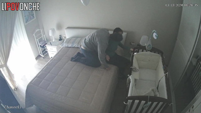 While parents have time, they kiss and fuck, look