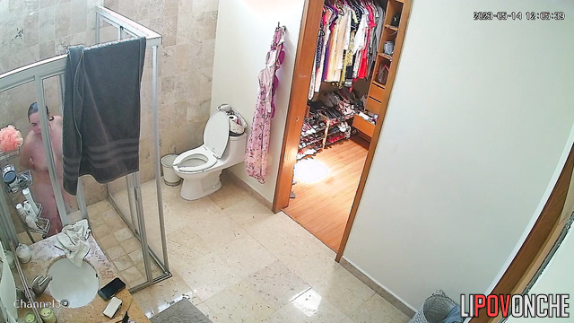 Before work chubby managed to take a shower and pee
