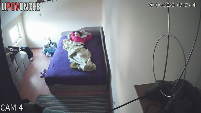 She was lying on the bed and got excited, solo scene