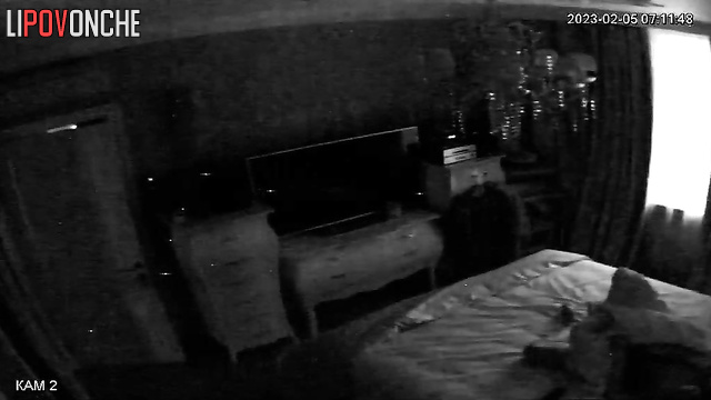 Lonely lady masturbating in the dark / hot solo tape