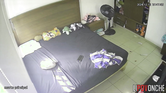 Bbw got used to talking on the phone and walking around the flat naked