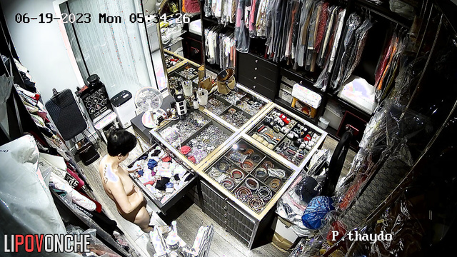 Asian milf still couldn't decide what to wear today