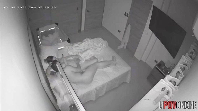 Casual talk leads to fucking pussy of this amazing girl (bedroom sex)