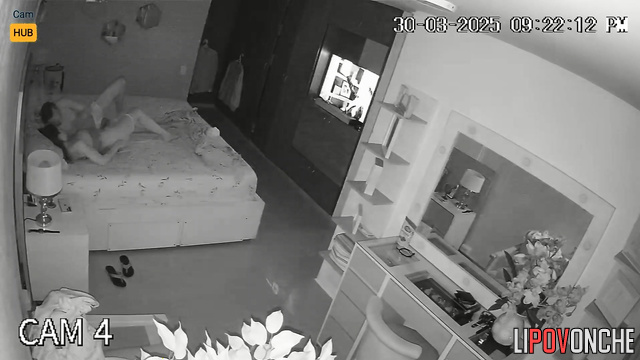 Guy really enjoying her dirty vagina / bedroom video