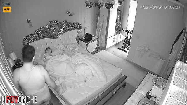 Big bearded guy fucking his lady in doggystyle and missionary