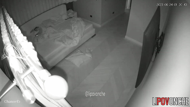 A seductive blonde went out to pee before having sex with her husband