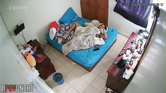 She was lying on the bed and decided to entertain her pussy