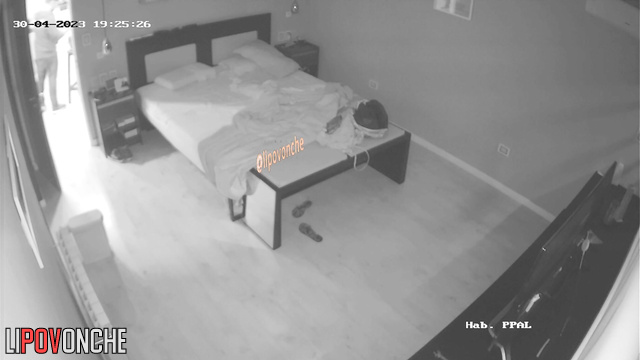 This couple started fucking as soon as they got to the bed