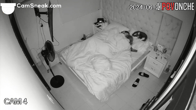 She adores sucking his chubby penis / bedroom home video