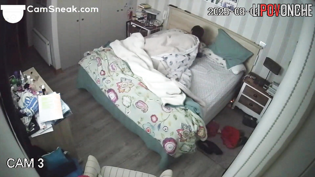 Couple kissing and getting orgasm, watch this hidden video