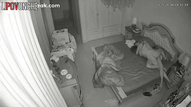 Guy sat on her face and she sucked him, bedroom video