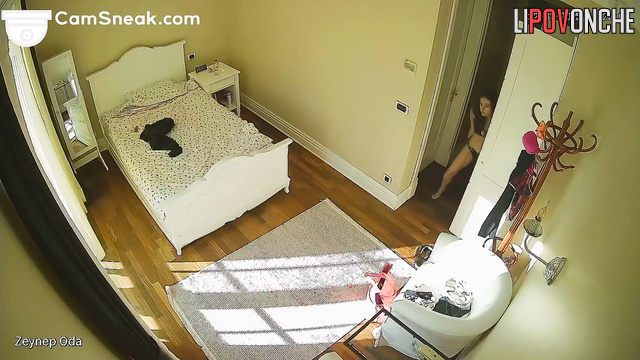 A young student brings herself to orgasm in an unusual way