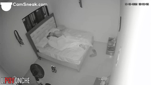 Babe feels happy jumping on his cock - hot home video