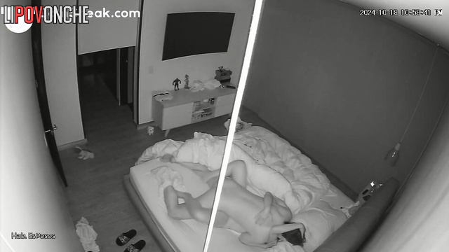 Babe getting wet during his hot kisses, hidden camera fixed it
