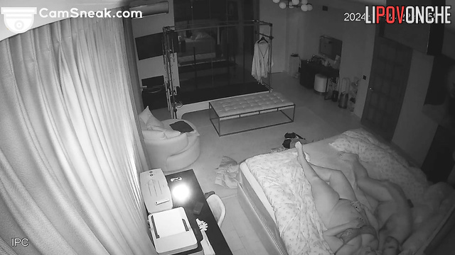 Big beauty woman enjoying fuck in missionary right now