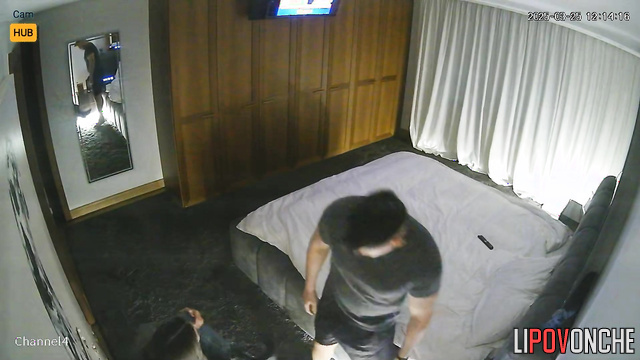 Guy invited slutty brunette at home - bedroom video