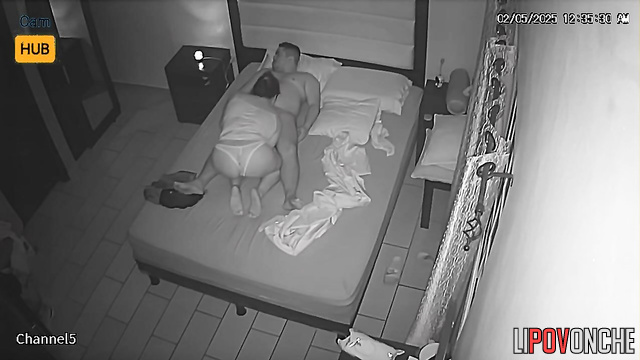 These people met to sleep together, night hidden video