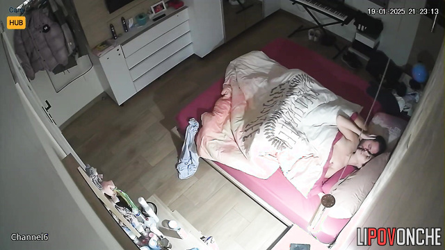 Boyfriend and girlfriend wanna cum at the same time tonight