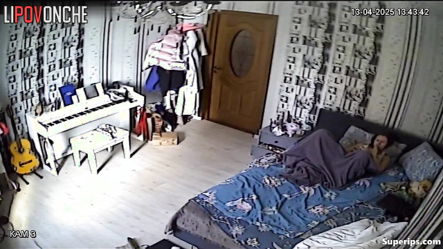 Pretty lady wants to masturbate hot all day, watch