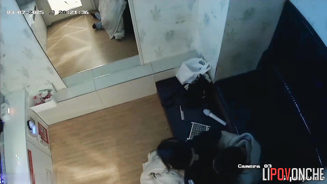 Instead of singing karaoke songs, a Korean girl sat on her boyfriend's cock