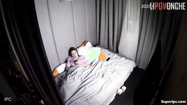 Cute teen girl plays with her tender moist cunt while watching tv and phone
