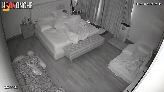 She wants him to cum inside her / cool bedroom tape