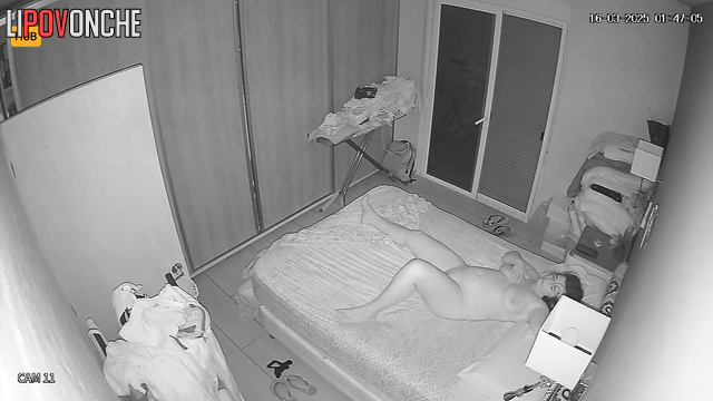 Husband first made her massage and then fucked her