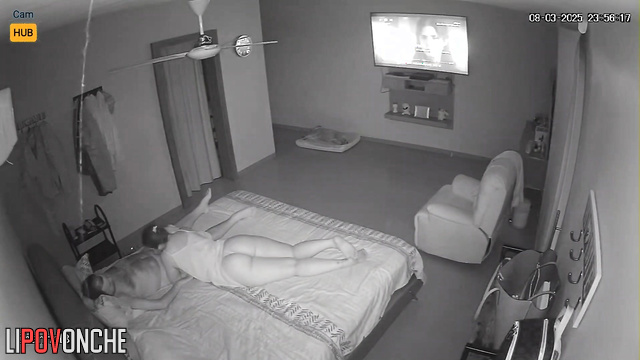 She decided to distract him from watching TV with blowjob