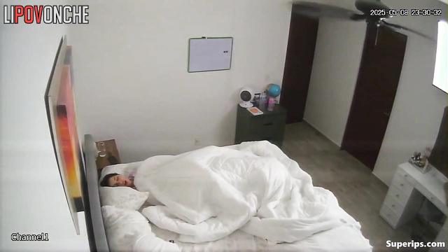 Boyfriend fucked her after masturbation under the blanket