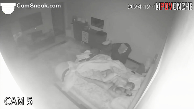 Young woman adores when he fucks her fast, night video