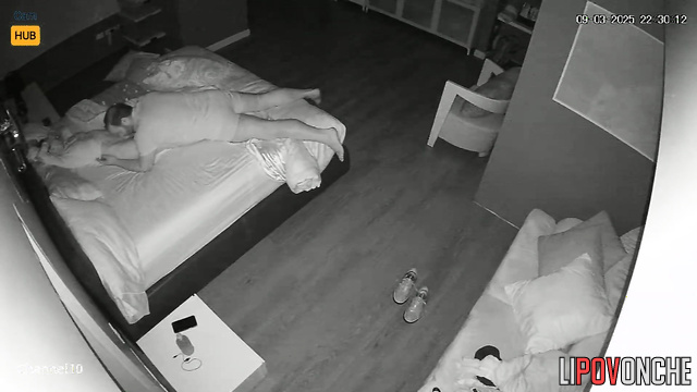 He loves the taste of her perfect pussy, night video