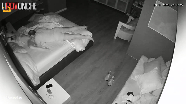 He loves the taste of her perfect pussy, night video