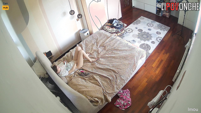 Young sexy girl makes it every day (hot solo video)
