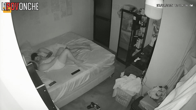 Tattooed boyfriend trying to please his sexy girlfriend