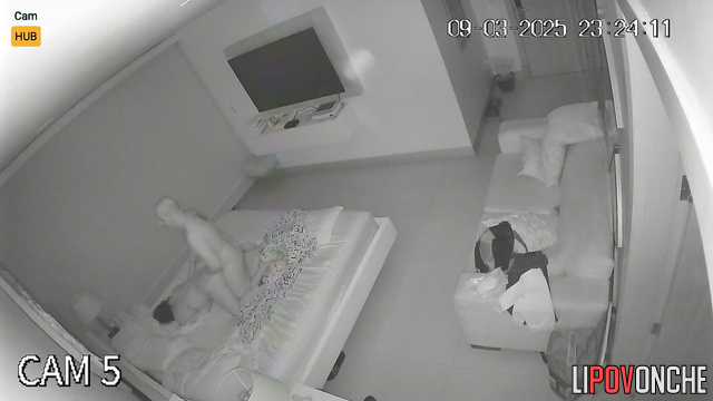 They having awesome time toghether in warm bed, look