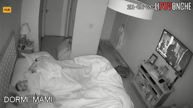 Sly wife woke up her sleeping husband by giving him a blowjob