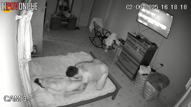 His sexy wife knows how to make his dick hard: her wet pussy is enough