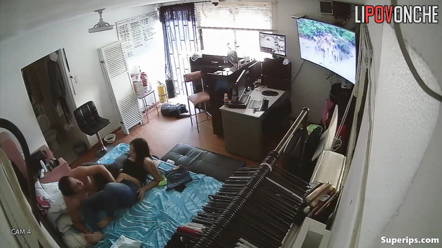 Lazy husband brought his chubby wife to an intense orgasm with his thick fingers