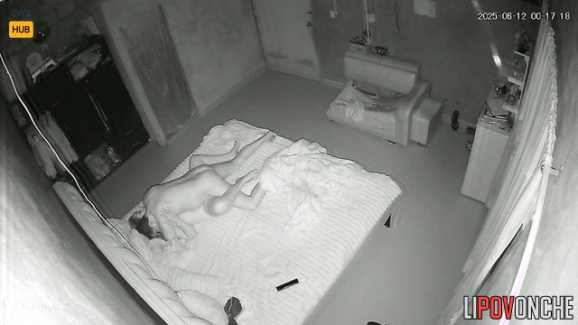 A chubby Latina decided to please her husband with an evening fuck