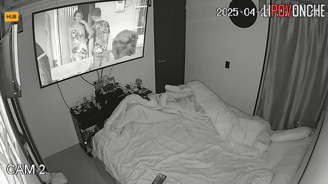 Dirty sex of Colombian couple under the blanket (you will like her moans)
