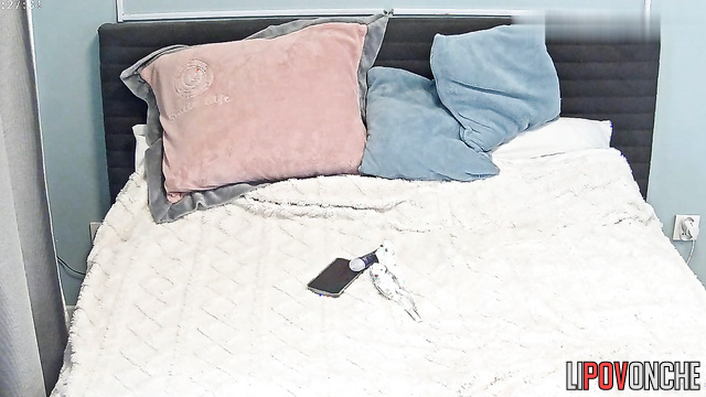 Vibrator helped to cum her brightly (home solo video)