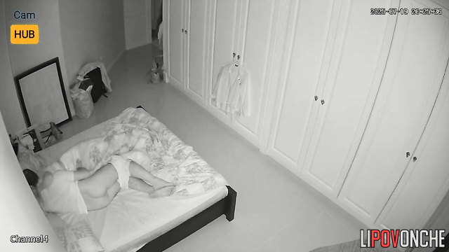 This couple can't live without having sex with each other, look