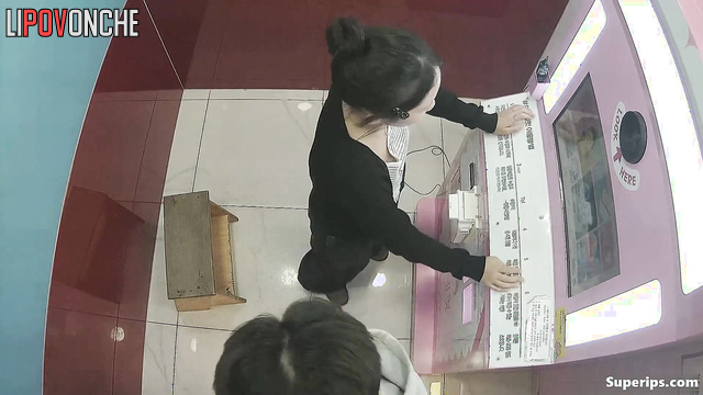 A hidden camera recorded sexual activities with Korean women in a photo booth