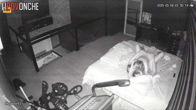 He adores fucks his slim and sexy girlfriend in bed