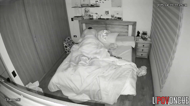 They do what they love most / watch the video from hidden cam