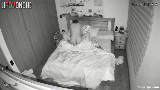They do what they love most / watch the video from hidden cam